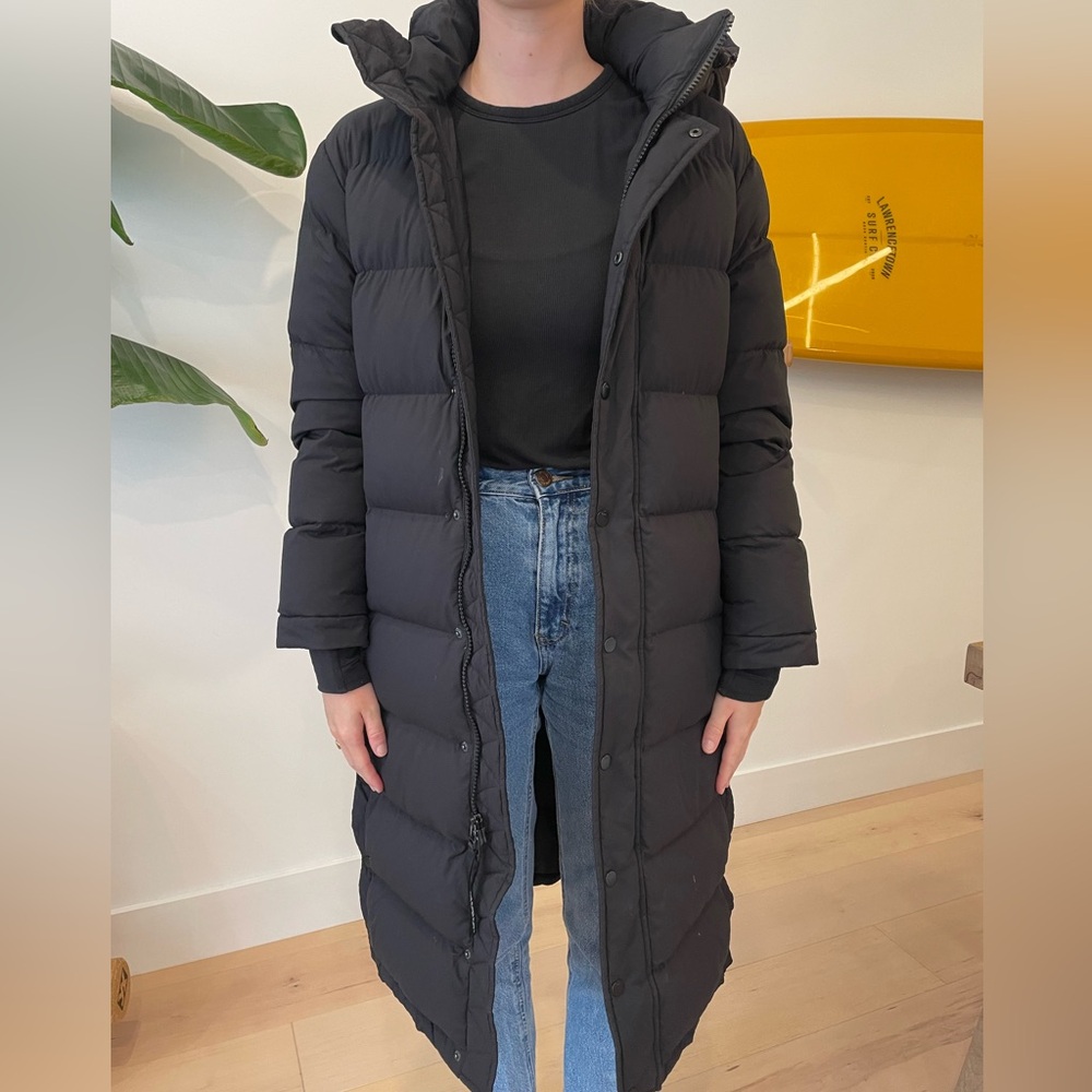 ARITZIA Superpuff black jacket